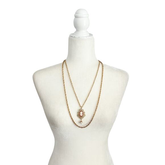 Vintage Sarah Coventry Cameo Pendant on Double Strand Chain 15" - Picture 1 of 11
